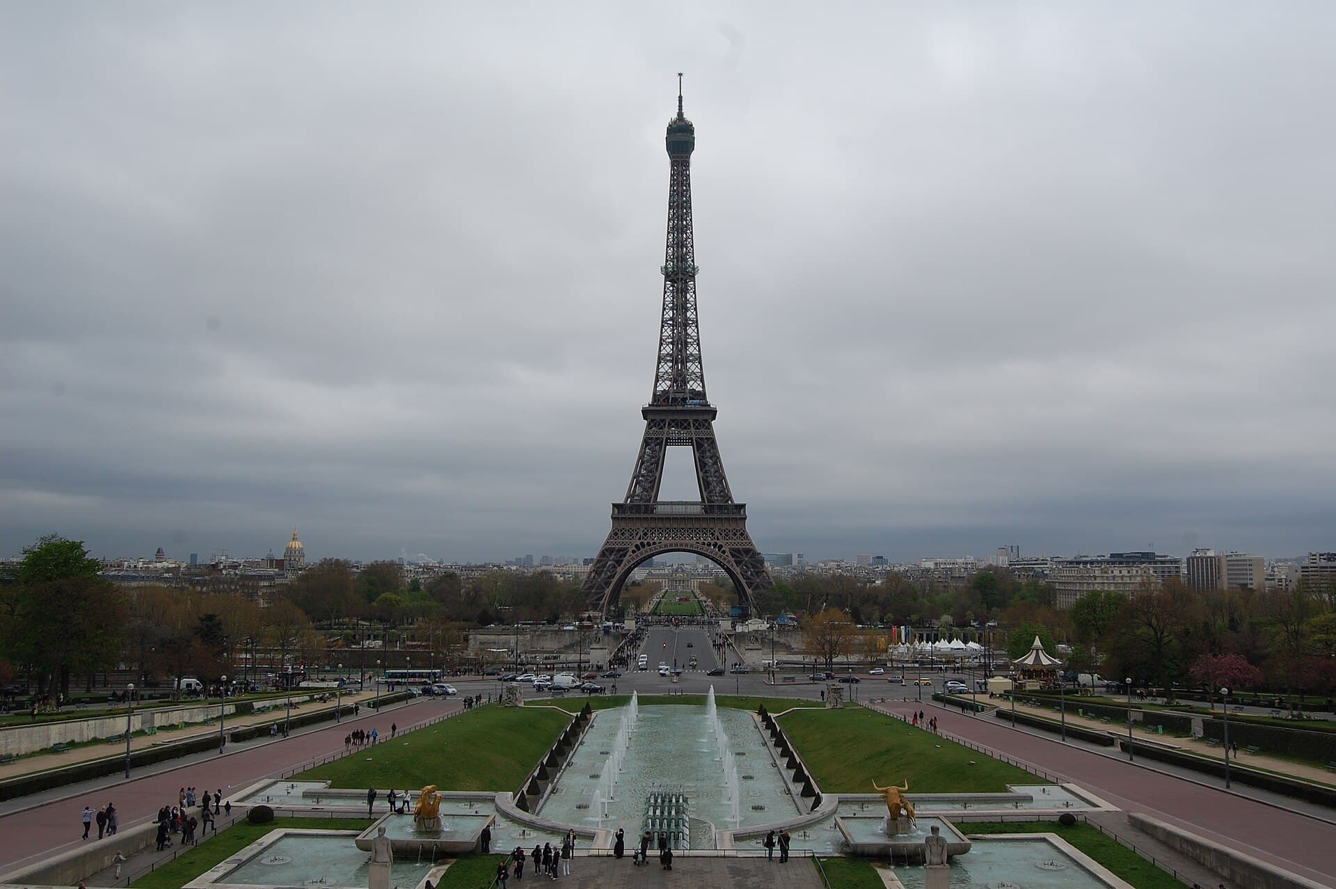 La tour Eiffel vue du Trocadéro, à Paris